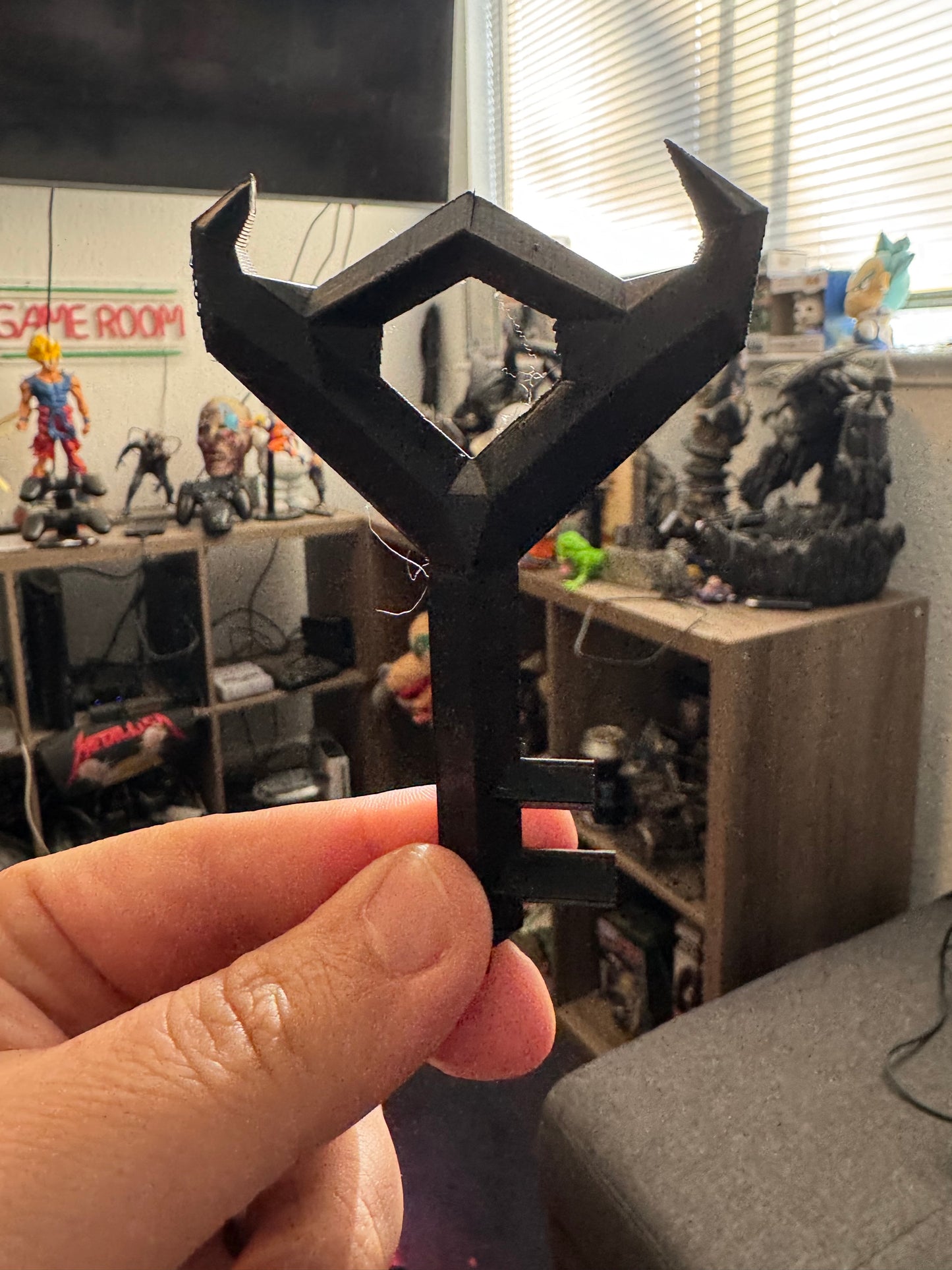 Legend of Zelda Triforce and dungeon key set