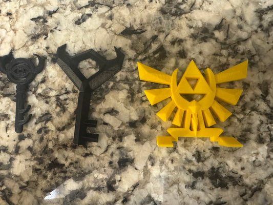 Legend of Zelda Triforce and dungeon key set